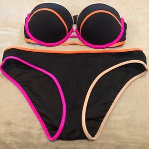 Victoria’s Secret bikini set